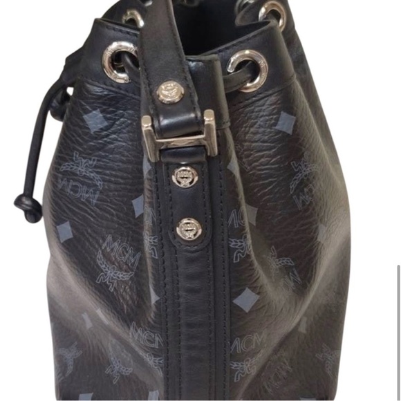 MCM MEDIUM BUCKET—SO CHIC! - Picture 3 of 6